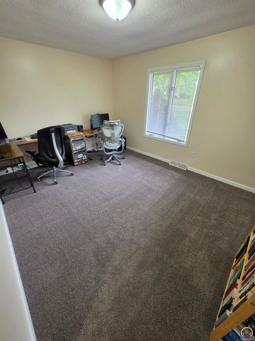 4540 NW Geronimo TRL, Topeka, KS 66618