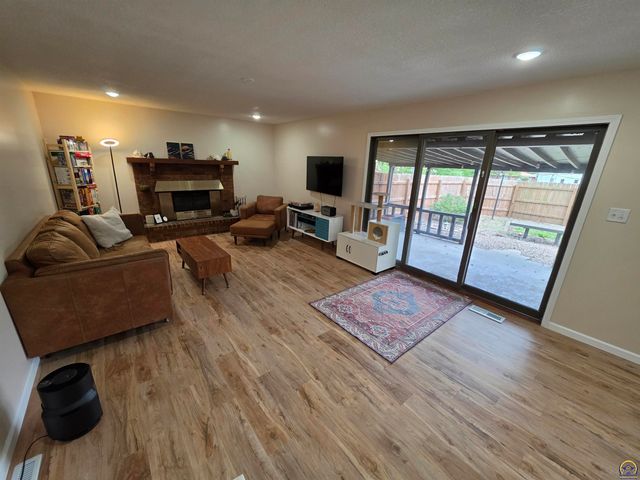 4540 NW Geronimo TRL, Topeka, KS 66618