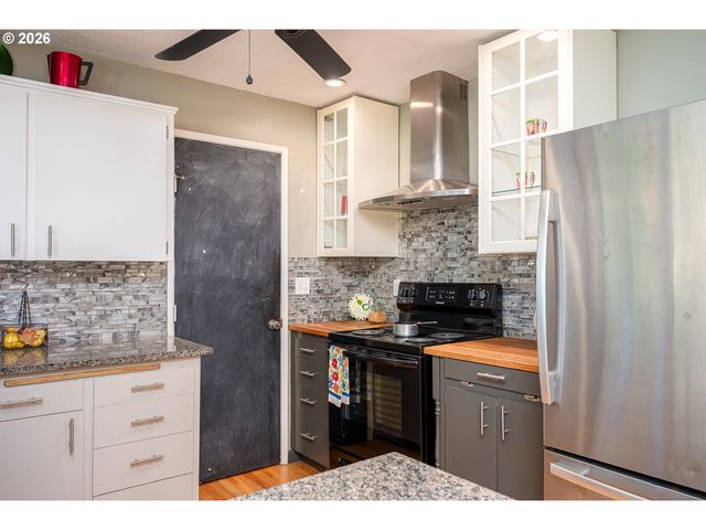 124 Ne LINCOLN Ct, Hillsboro, OR 97124