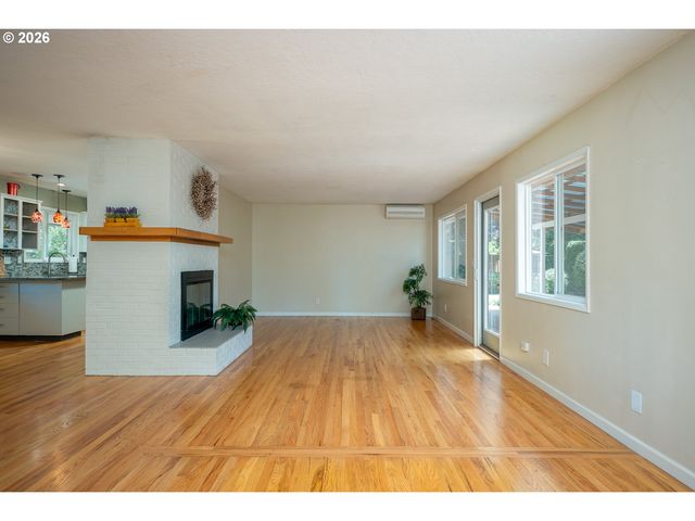 124 Ne LINCOLN Ct, Hillsboro, OR 97124