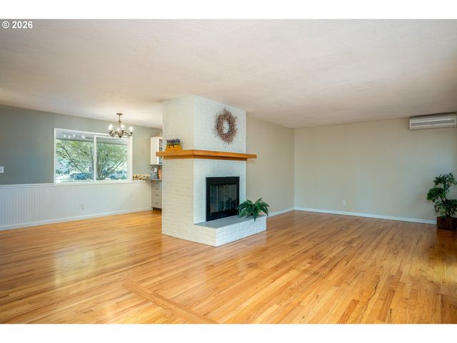 124 Ne LINCOLN Ct, Hillsboro, OR 97124