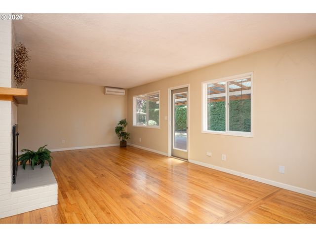 124 Ne LINCOLN Ct, Hillsboro, OR 97124