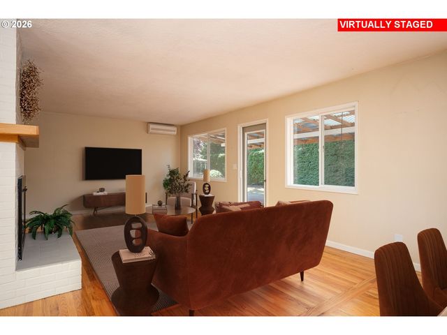 124 Ne LINCOLN Ct, Hillsboro, OR 97124