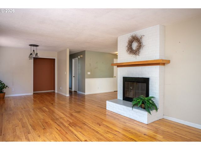 124 Ne LINCOLN Ct, Hillsboro, OR 97124