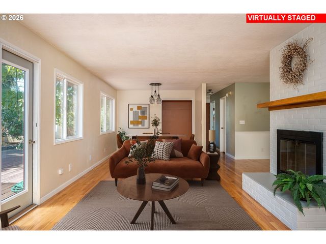 124 Ne LINCOLN Ct, Hillsboro, OR 97124