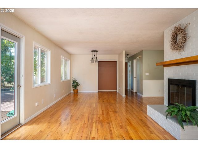124 Ne LINCOLN Ct, Hillsboro, OR 97124