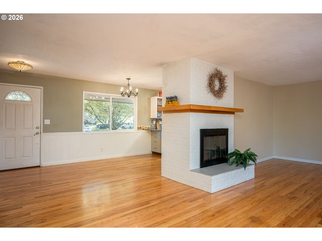 124 Ne LINCOLN Ct, Hillsboro, OR 97124