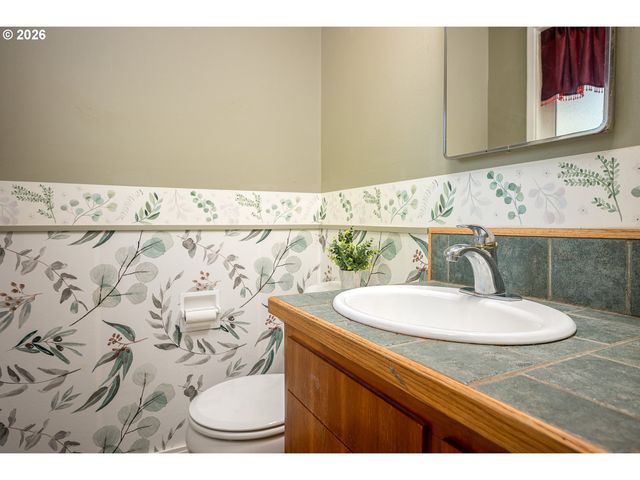 124 Ne LINCOLN Ct, Hillsboro, OR 97124