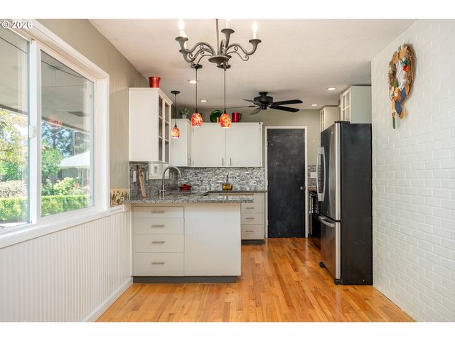 124 Ne LINCOLN Ct, Hillsboro, OR 97124