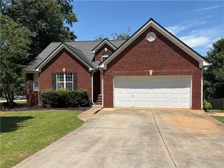 75 Jackson Park Drive, Hoschton, GA 30548