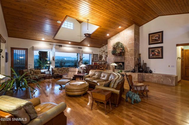 2561 Mesilla Hills Drive, Las Cruces, NM 88005