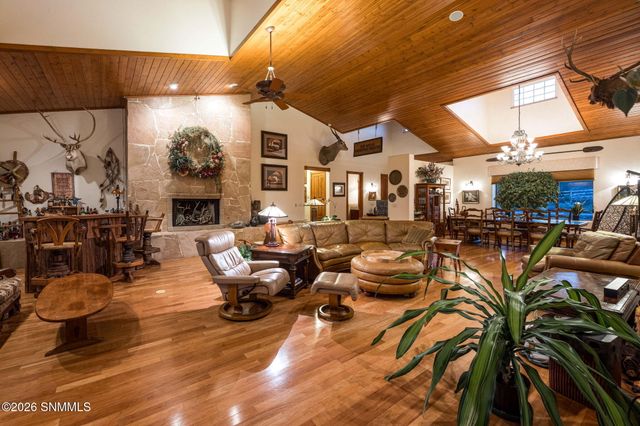 2561 Mesilla Hills Drive, Las Cruces, NM 88005