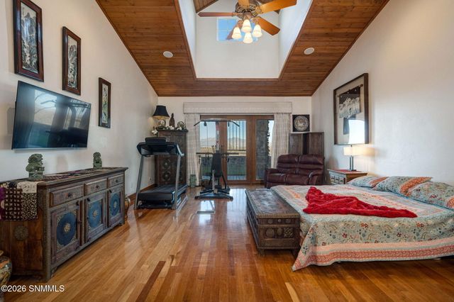 2561 Mesilla Hills Drive, Las Cruces, NM 88005