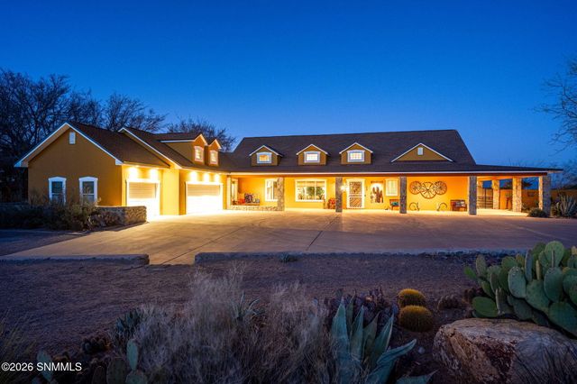 2561 Mesilla Hills Drive, Las Cruces, NM 88005