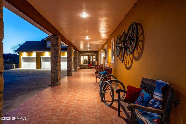 2561 Mesilla Hills Drive, Las Cruces, NM 88005