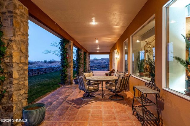 2561 Mesilla Hills Drive, Las Cruces, NM 88005