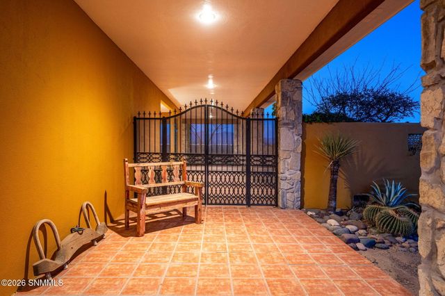 2561 Mesilla Hills Drive, Las Cruces, NM 88005