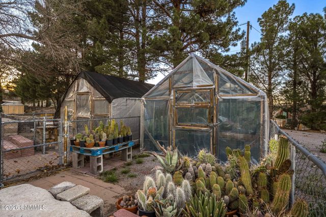 2561 Mesilla Hills Drive, Las Cruces, NM 88005