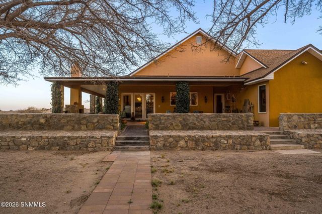 2561 Mesilla Hills Drive, Las Cruces, NM 88005