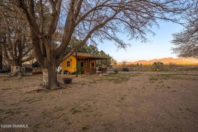 2561 Mesilla Hills Drive, Las Cruces, NM 88005