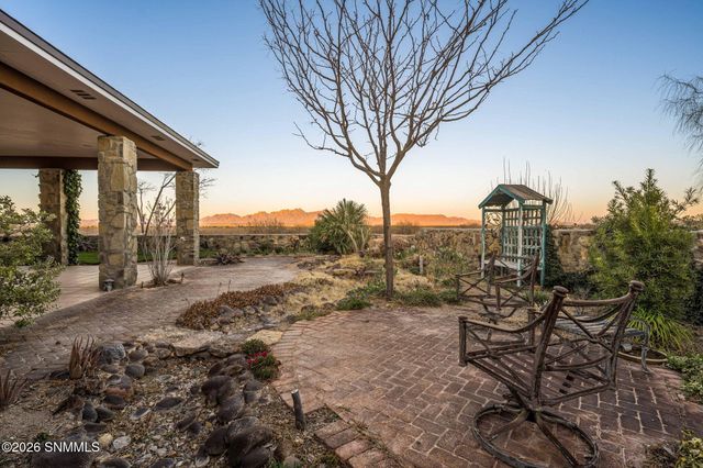 2561 Mesilla Hills Drive, Las Cruces, NM 88005