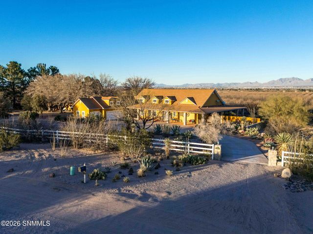 2561 Mesilla Hills Drive, Las Cruces, NM 88005