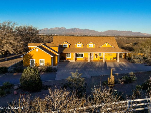 2561 Mesilla Hills Drive, Las Cruces, NM 88005