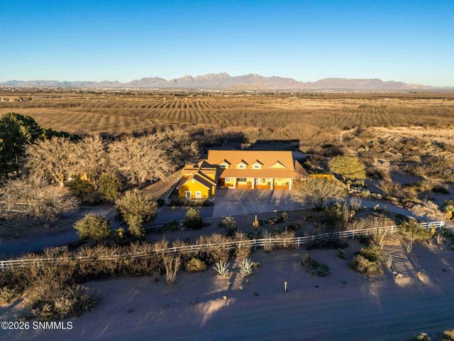 2561 Mesilla Hills Drive, Las Cruces, NM 88005