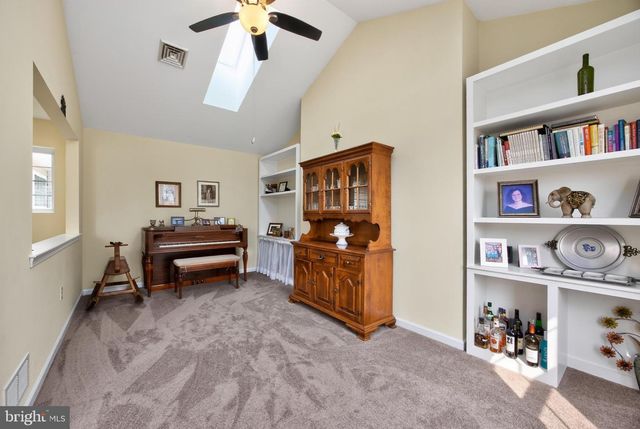 601 COUNTRY LN, Morgantown, PA 19543