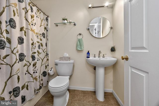 601 COUNTRY LN, Morgantown, PA 19543