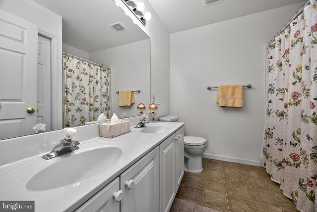 601 COUNTRY LN, Morgantown, PA 19543