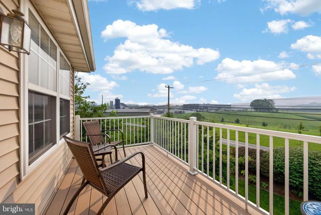 601 COUNTRY LN, Morgantown, PA 19543