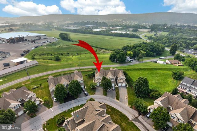 601 COUNTRY LN, Morgantown, PA 19543