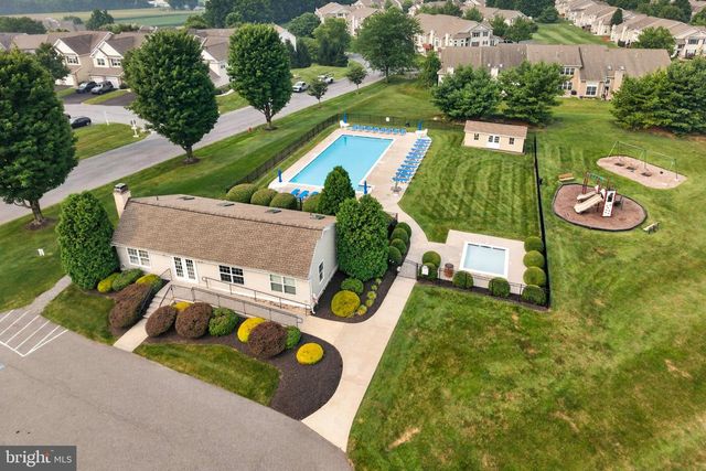 601 COUNTRY LN, Morgantown, PA 19543