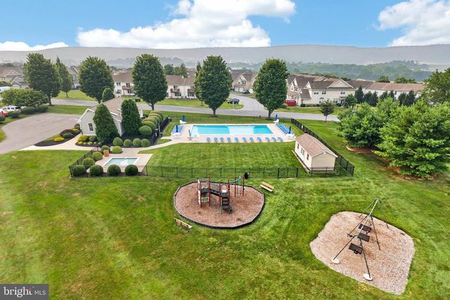 601 COUNTRY LN, Morgantown, PA 19543