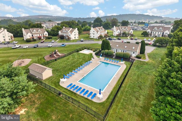 601 COUNTRY LN, Morgantown, PA 19543