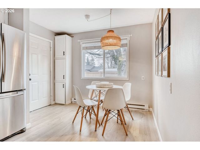 1422 Se 169TH Pl, Portland, OR 97233