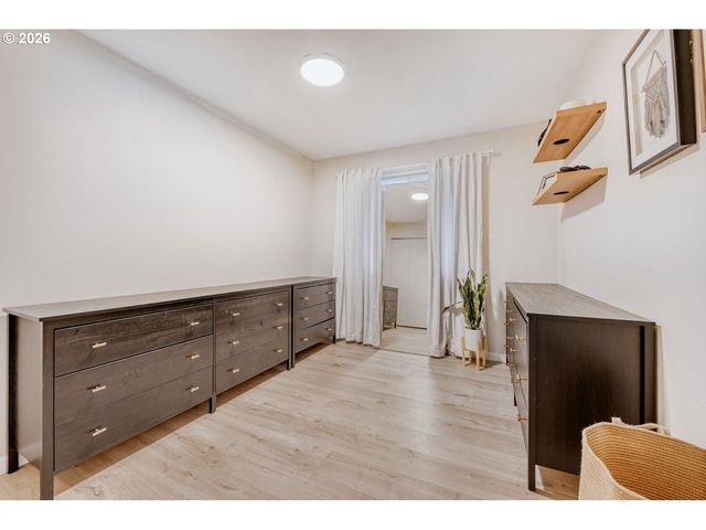 1422 Se 169TH Pl, Portland, OR 97233