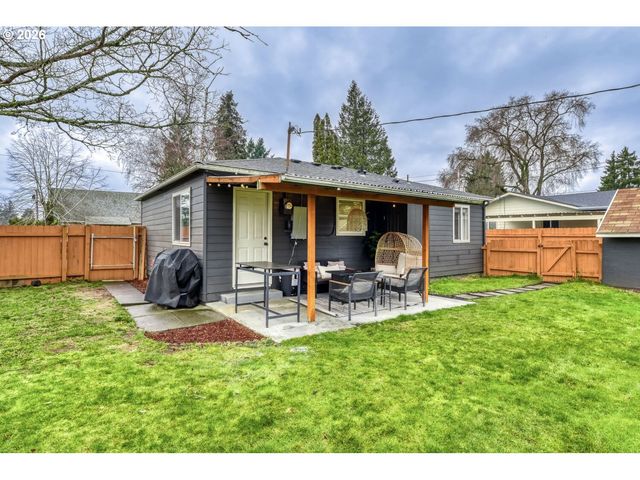 1422 Se 169TH Pl, Portland, OR 97233
