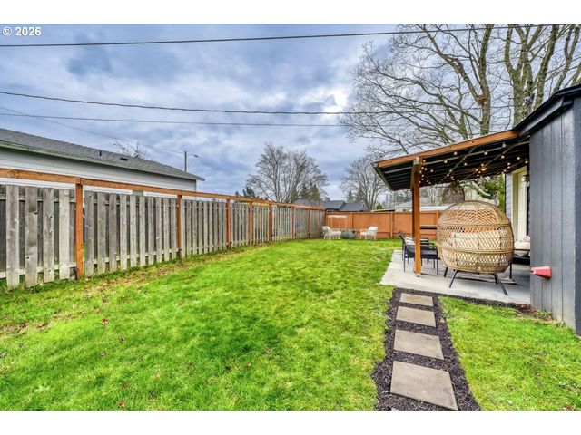 1422 Se 169TH Pl, Portland, OR 97233