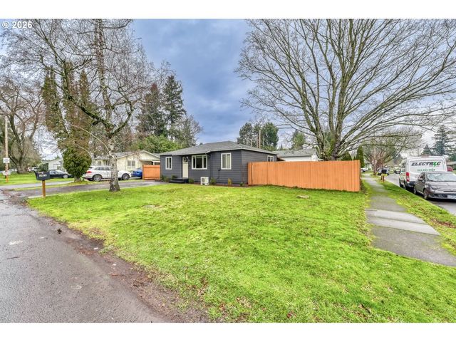 1422 Se 169TH Pl, Portland, OR 97233