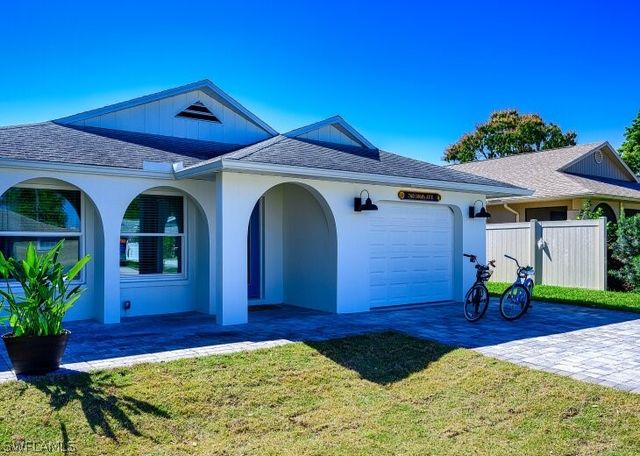 760 106th AVE, Naples, FL 34108