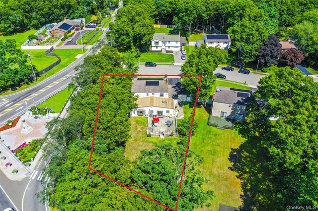 4 Winding Lane, Islandia, NY 11749