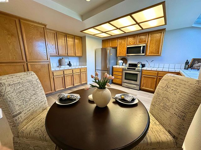 148 Heron Dr, Pittsburg, CA 94565