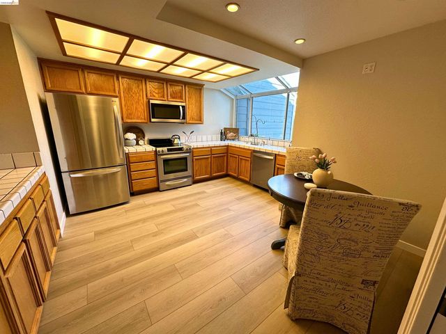 148 Heron Dr, Pittsburg, CA 94565