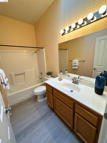 148 Heron Dr, Pittsburg, CA 94565