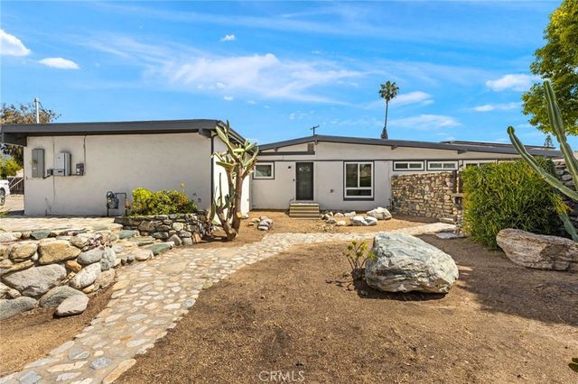 1690 N Mills, Claremont, CA 91711