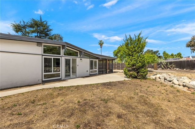 1690 N Mills, Claremont, CA 91711