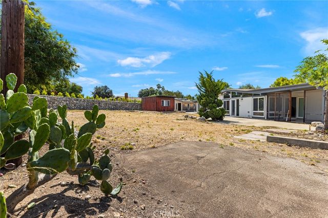 1690 N Mills, Claremont, CA 91711