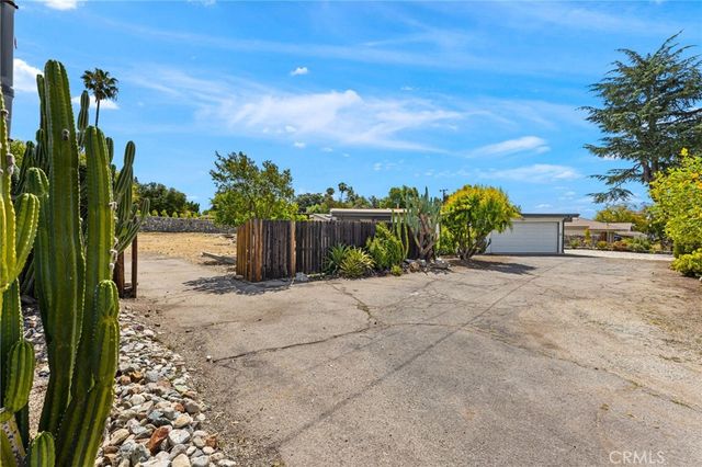 1690 N Mills, Claremont, CA 91711